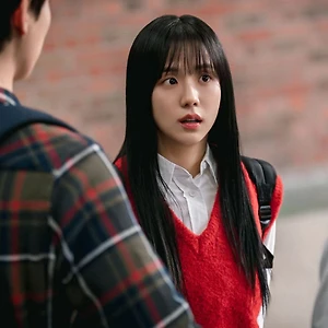 trang phục jisoo Newtopia