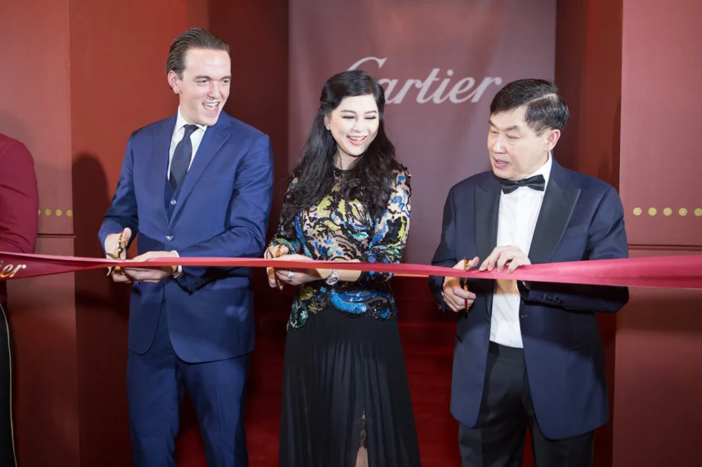 pham van phuong cartier - elle vietnam 4