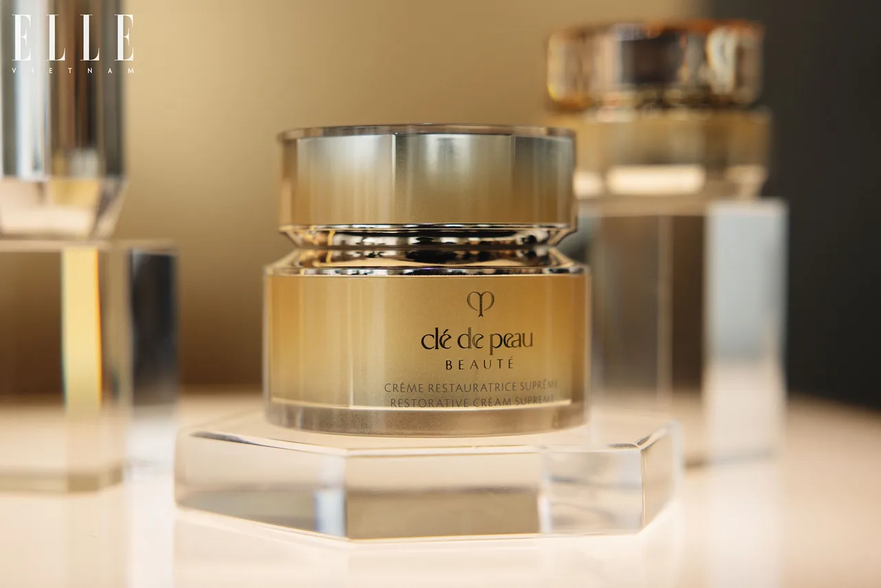 Restorative Cream Supreme còn chinh phục trải nghiệm người dùng bằng kết cấu được phát triển theo triết lý Water Balloon.