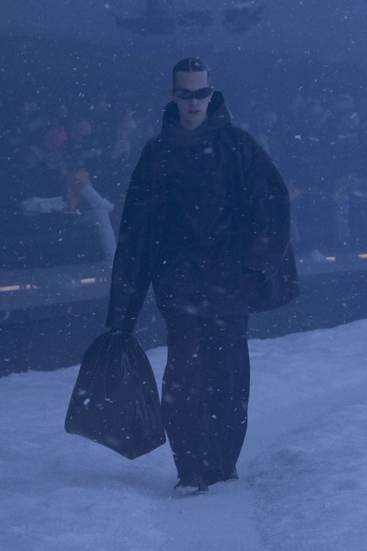 Balenciaga RTW Thu Đông 2022 look 56