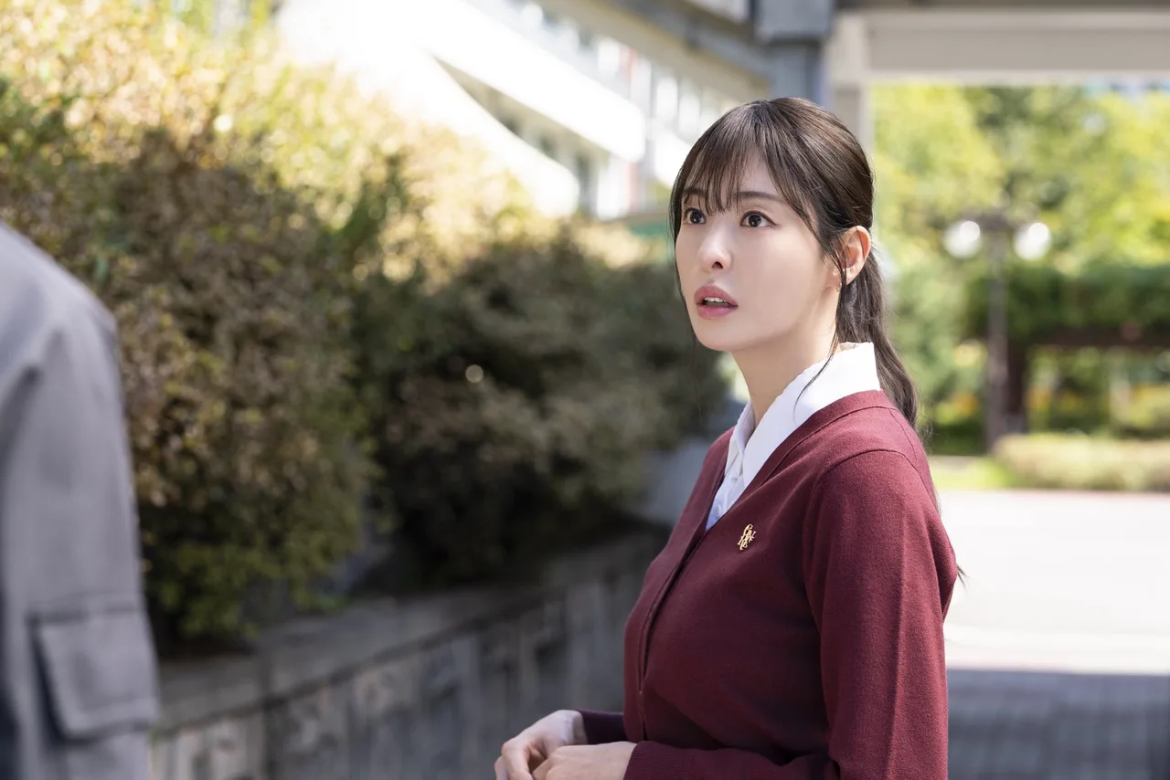 Lee da hee vai cô giáo trong sline