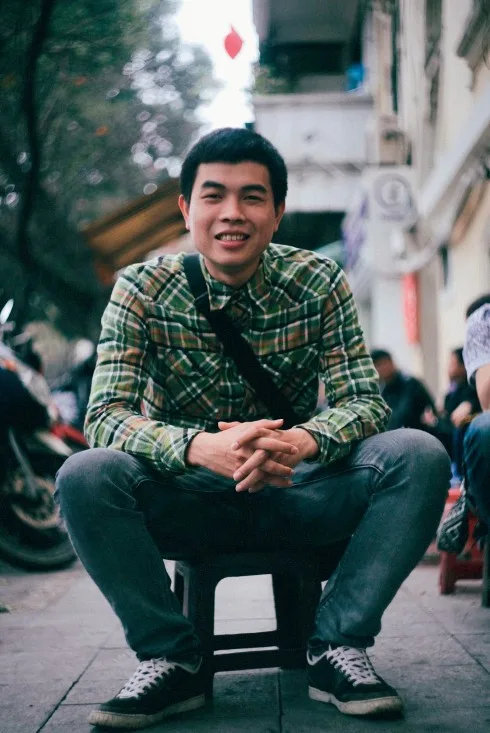 “Trước đây tôi là một cậu bé rất mải chơi, không quan tâm đến việc gì cả từ gia đình, bạn bè cho tới mọi người xung quanh. Tôi cũng không rõ điều hạnh phúc nhất của tôi là gì? Tuy nhiên, sau khi gặp phải một biến cố gia đình - điều này đã khiến tôi trưởng thành hơn rất nhiều. Và tôi đã xác định được điều hạnh phúc nhất của tôi đó là: Có thể khiến mọi người xung quanh tôi tự hào về những việc tôi đã và đang làm. Và người mà tôi muốn chứng tỏ nhất là bố tôi, và bố tôi đã không còn nữa...”.