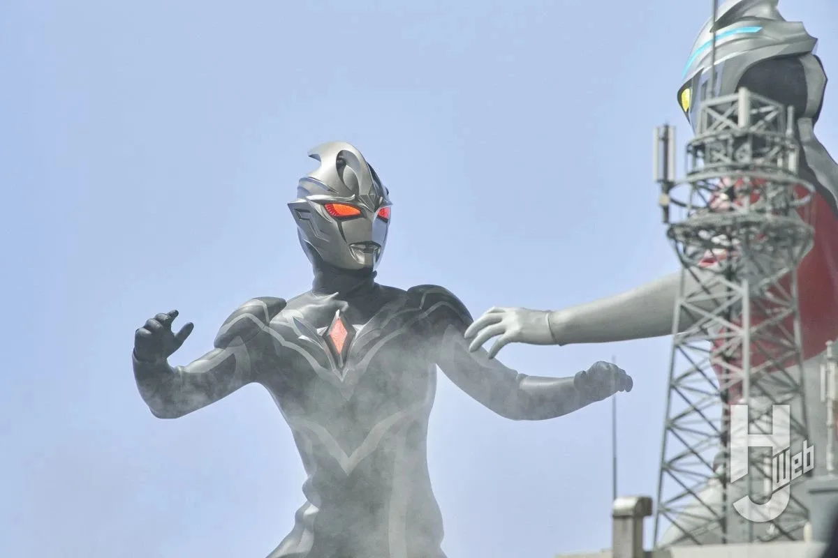 Cự nhân điện quang phim Ultraman