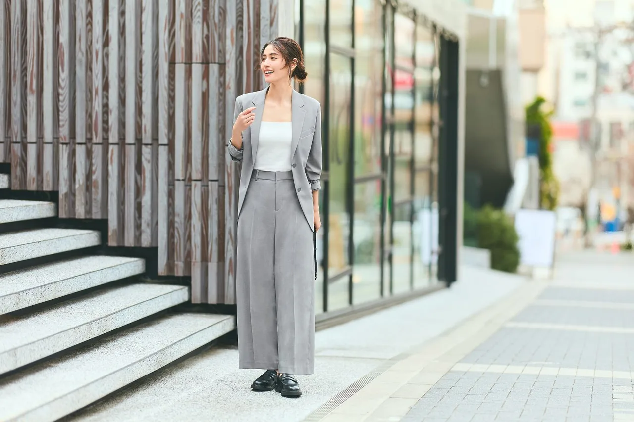áo bra uniqlo phối blazer