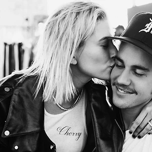 Justin Bieber và Hailey Baldwin bày tỏ niềm hạnh phúc khi sắp về chung một nhà