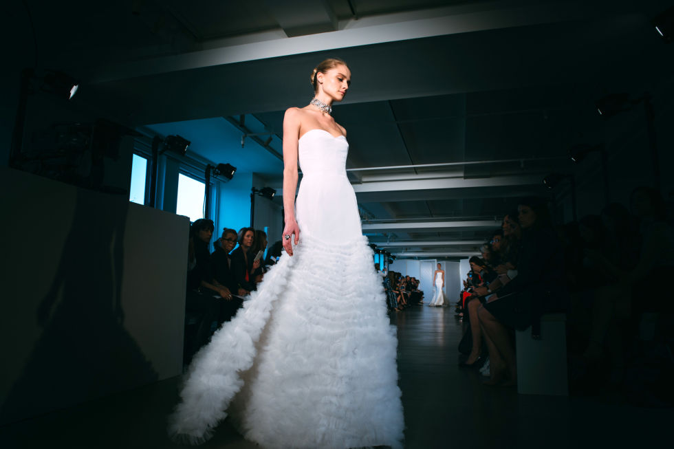 Hình ảnh hậu trường từ Bridal Spring Fashion Week 2017 - ellevietnam 55