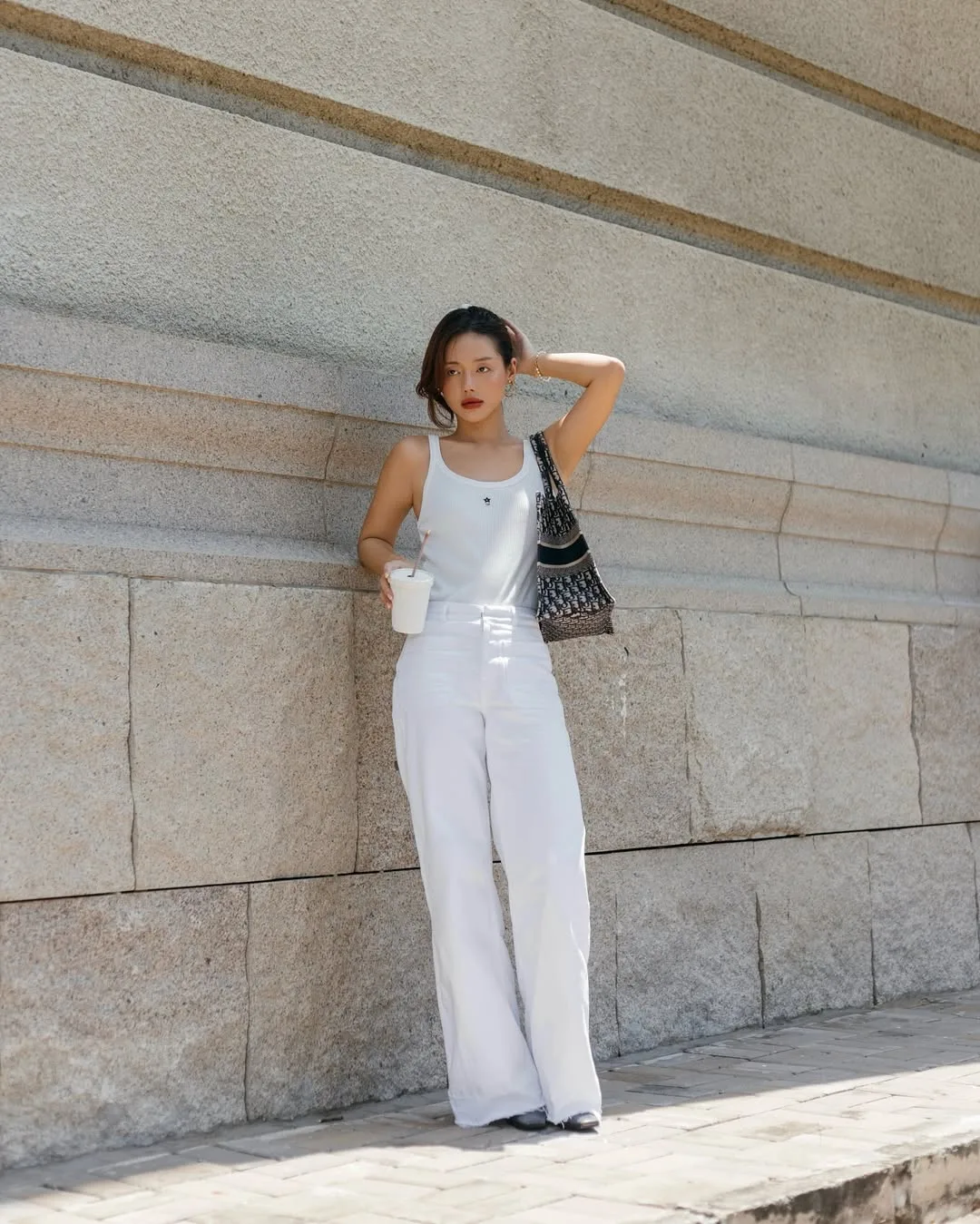 cô em trendy diện quần ống suông