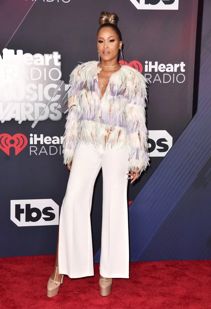 Trang phục thảm đỏ lễ trao giải iHeartRadio 2018 4 Trang phục thảm đỏ lễ trao giải iHeartRadio 2018 4