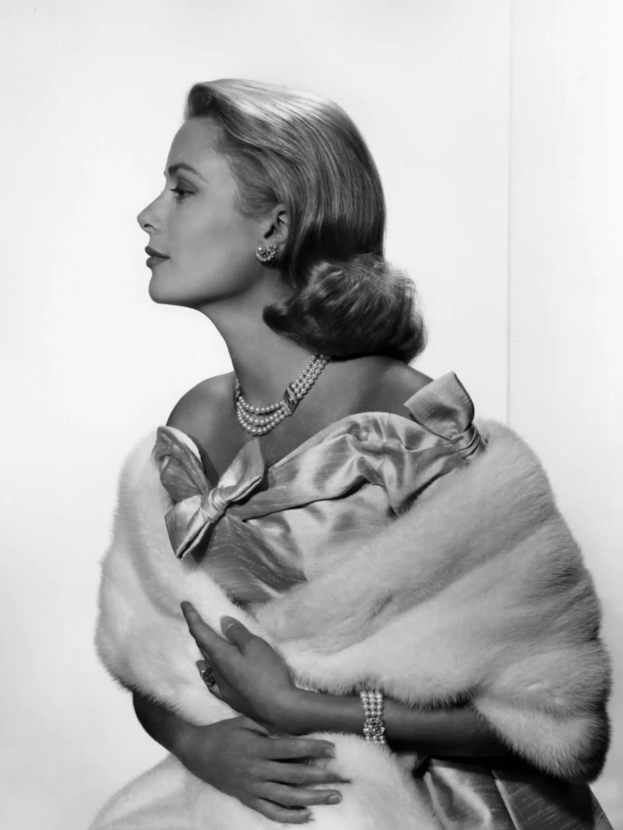 Công nương Grace Kelly cùng bộ trang sức của VCA