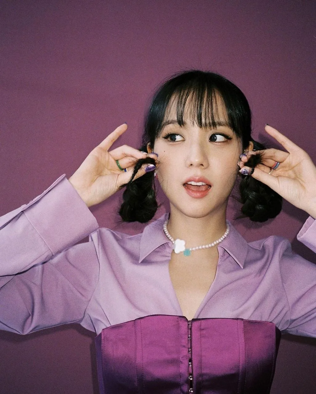 Kiểu tóc đẹp buộc cao cũng được Jisoo yêu thích. Kiểu tóc đẹp buộc cao cũng được Jisoo yêu thích.