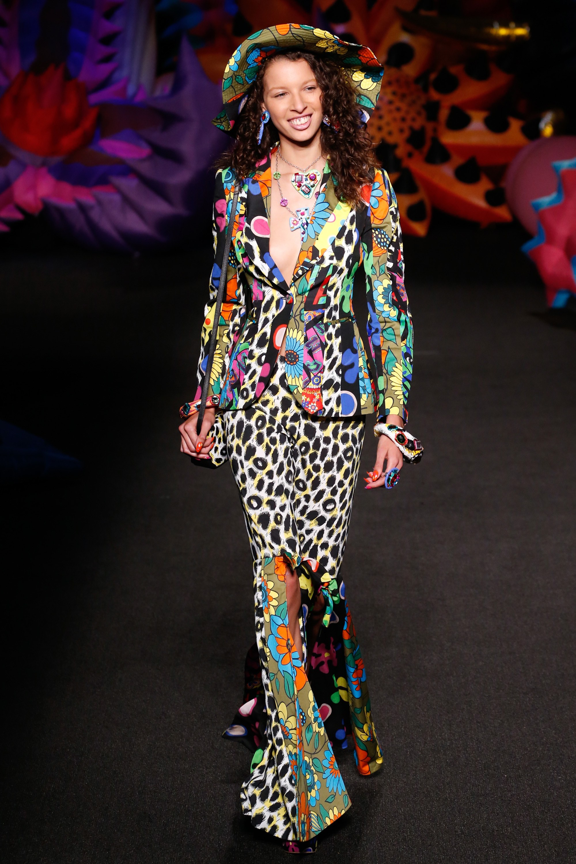 Bộ sưu tập thời trang Moschino Resort 2017 -ellevietnam 51