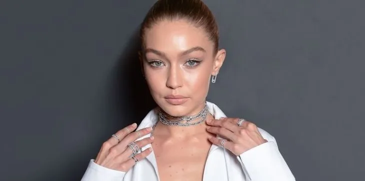 Sau Rihanna thì đến lượt Gigi Hadid chuẩn bị ra mắt dòng mỹ phẩm mới - ELLE Việt Nam