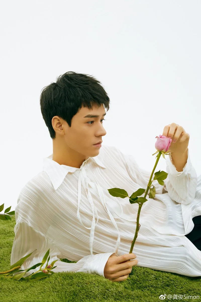 Nam thần Cung Tuấn và sự nghiệp nở muộn