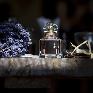 “Mon Guerlain” – Câu chuyện tình yêu với những người phụ nữ