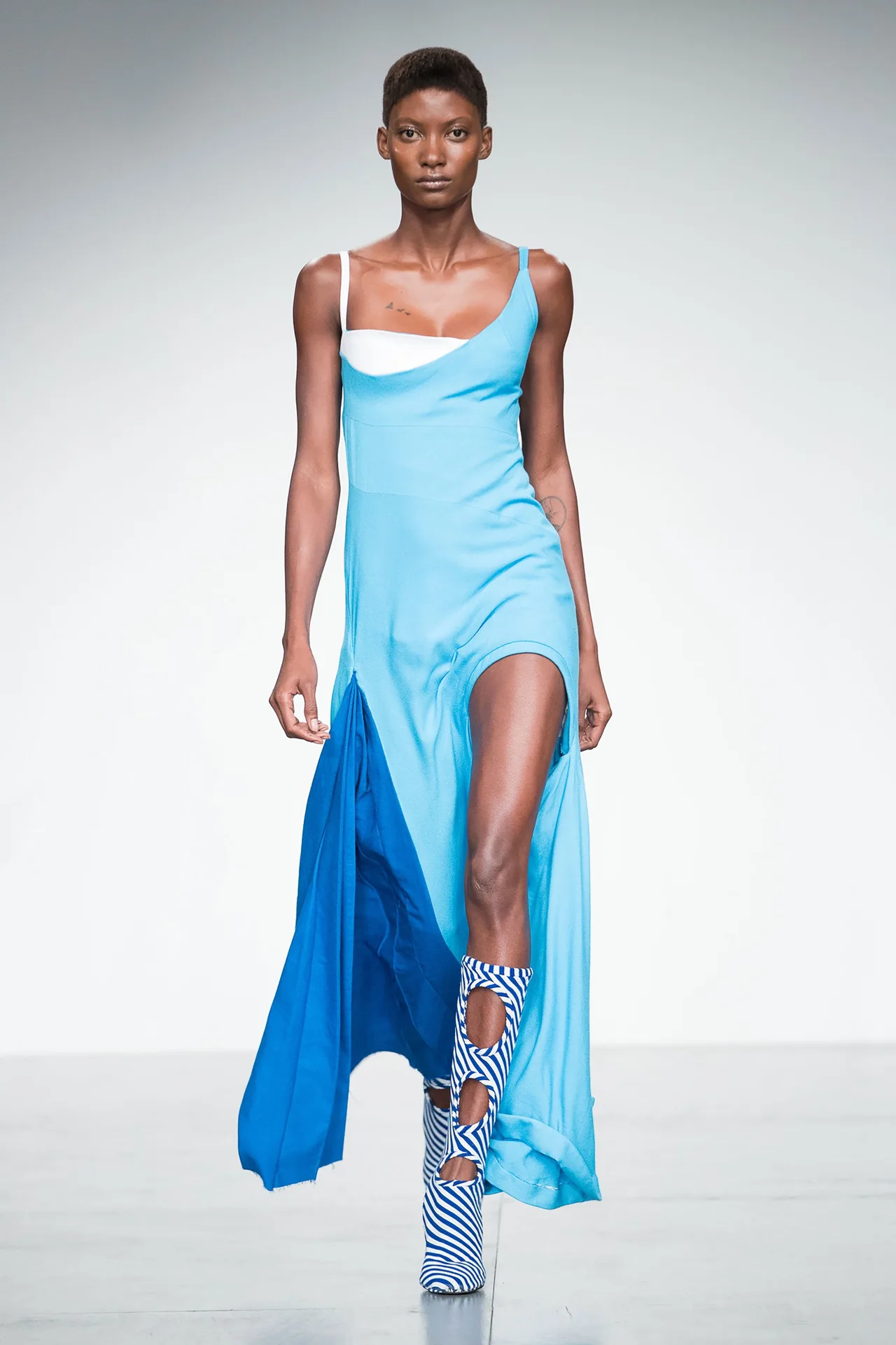Một số bộ sưu tập nổi bật trong ngày thứ 2 LFW Spring 2018