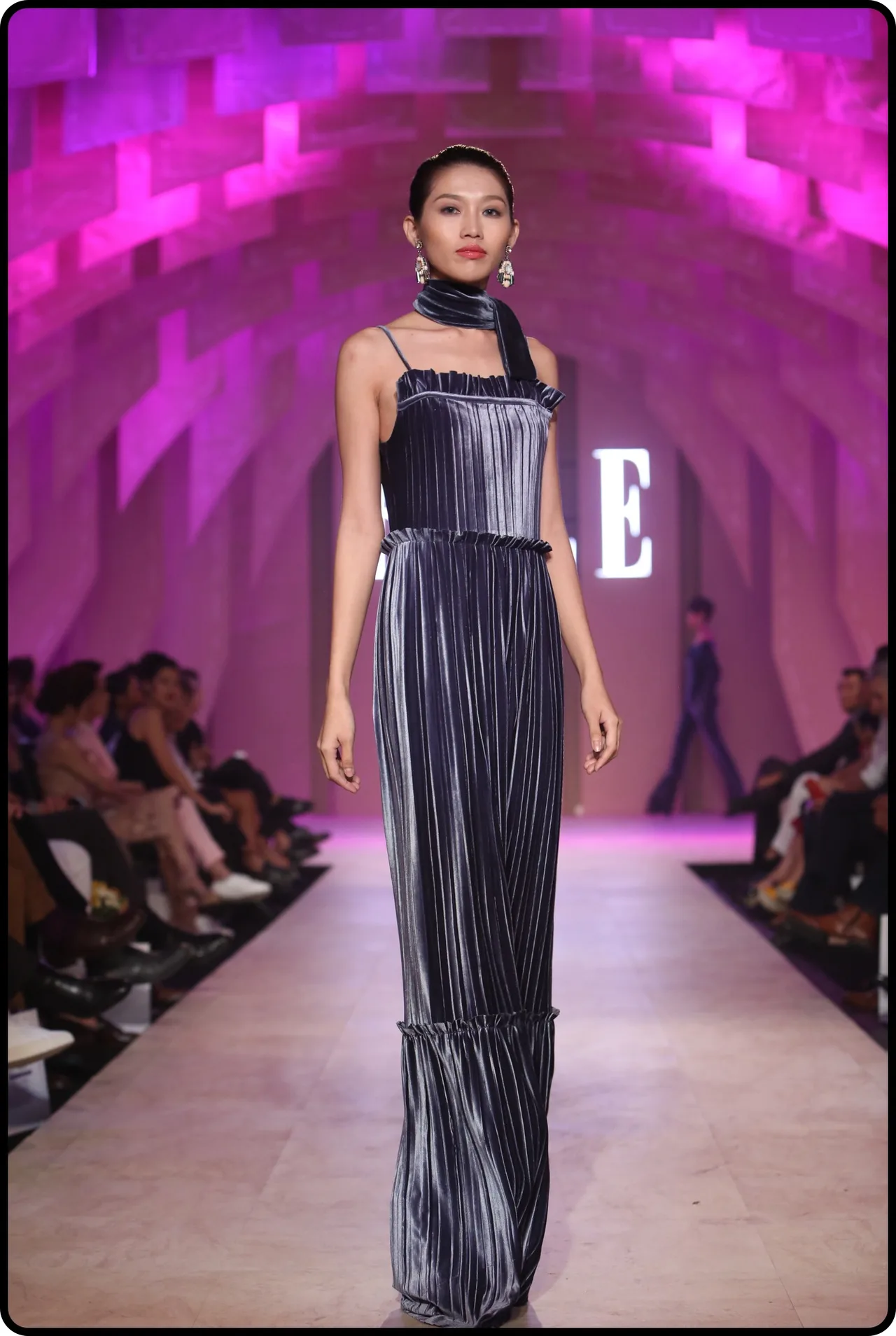 BST của NTK Quynh Giao tại ELLE Fashion Journey 2016
