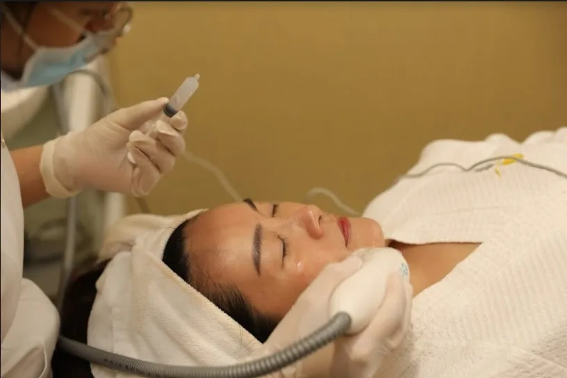 Dựa theo mức độ lão hóa, khách hàng sẽ được các bác sĩ tư vấn phương pháp điều trị phù hợp