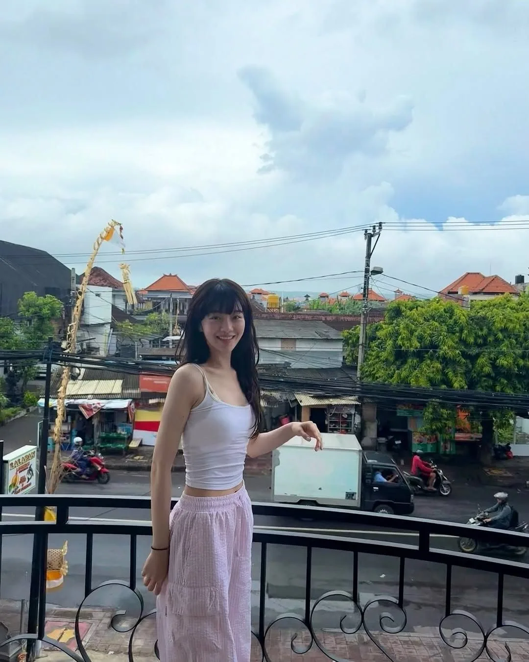 áo hai dây quần ống suông