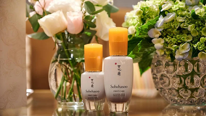 Biểu tượng đầu tiên, cam kết cuối cùng - cho mùa Xuân vĩnh viễn ở lại. dưỡng ẩm First Care Activating Serum (5)