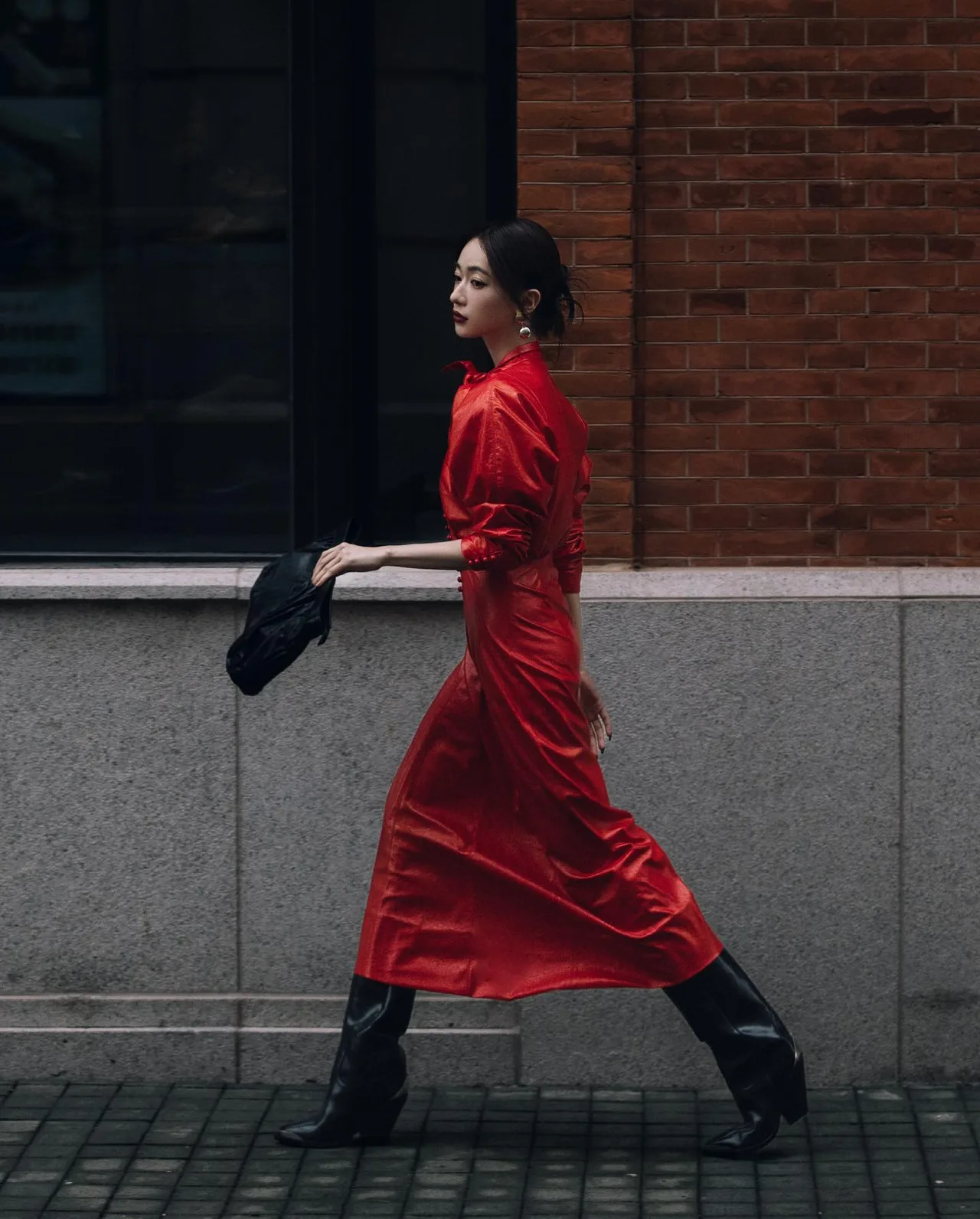 hoa xuân diễm đầm đỏ