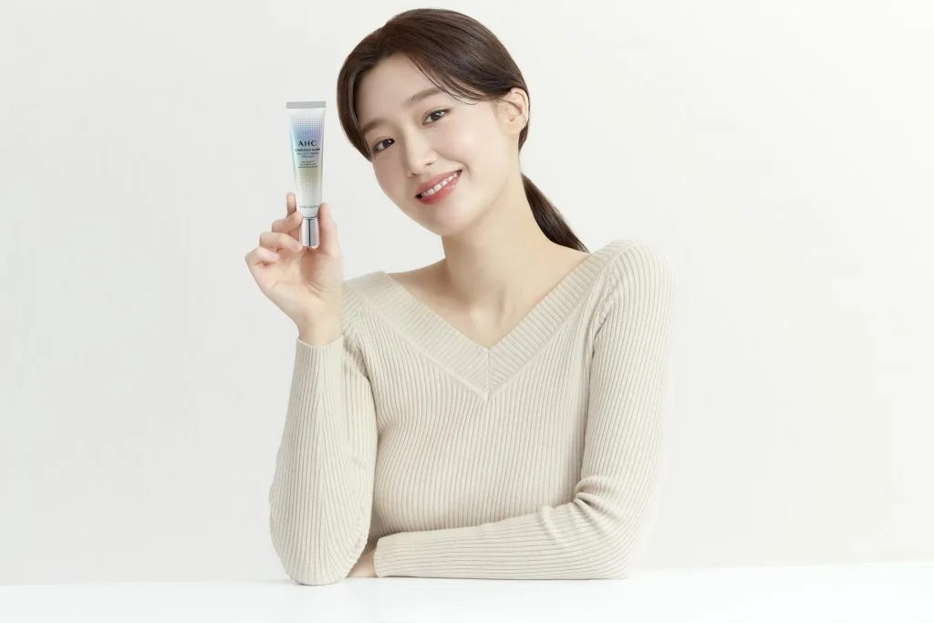 AHC Luminous Glow Eye Cream for Face cho vẻ đẹp rạng ngời AHC Luminous Glow Eye Cream for Face cho vẻ đẹp rạng ngời
