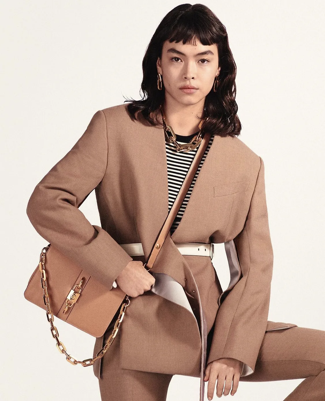lv rendez vous bag in beige color