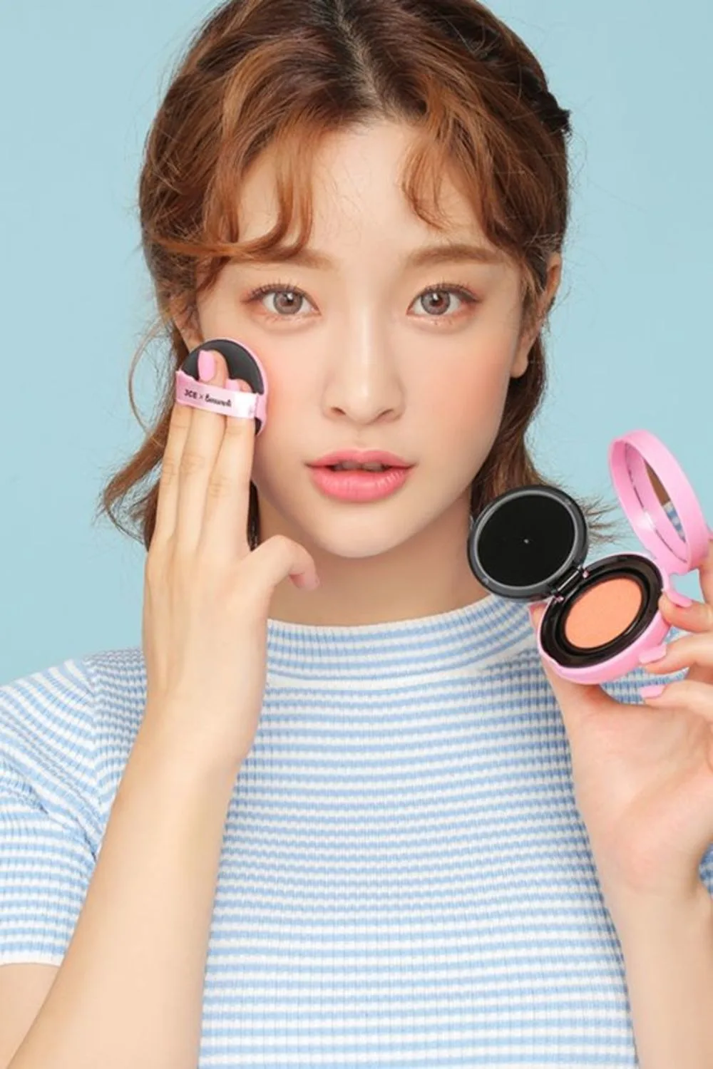 Model má hồng