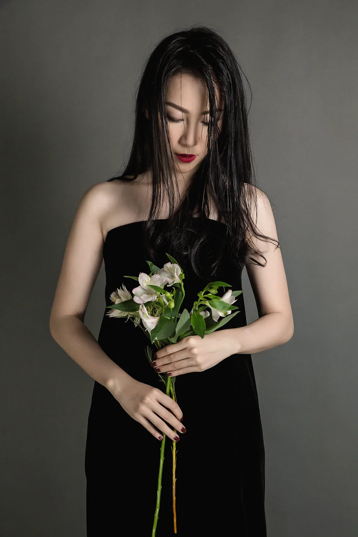 Diễn viên múa Linh Nga trong thiết kế của NTK Li Lam 06