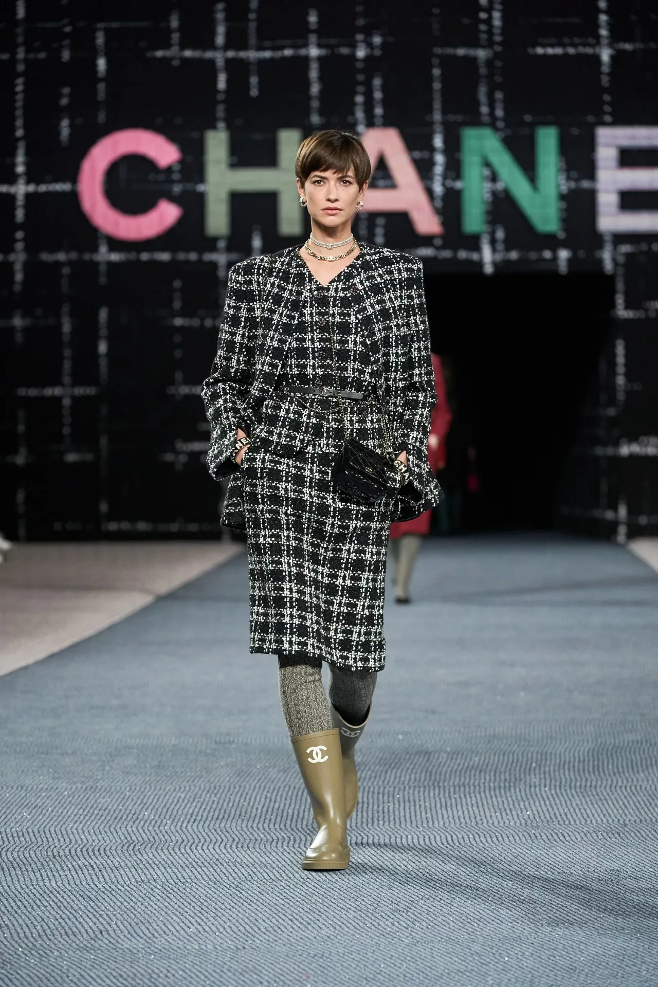 Chanel RTW Thu Đông 2022 look 37