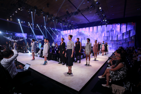 collection từ thiện cho elle fashion show 2016
