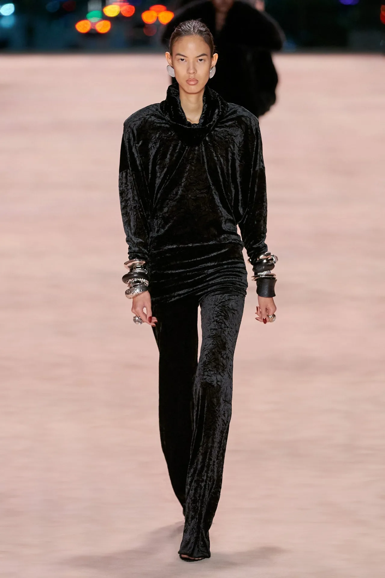 Saint Laurent ready-to-wear mùa Đông 2022 Look 40