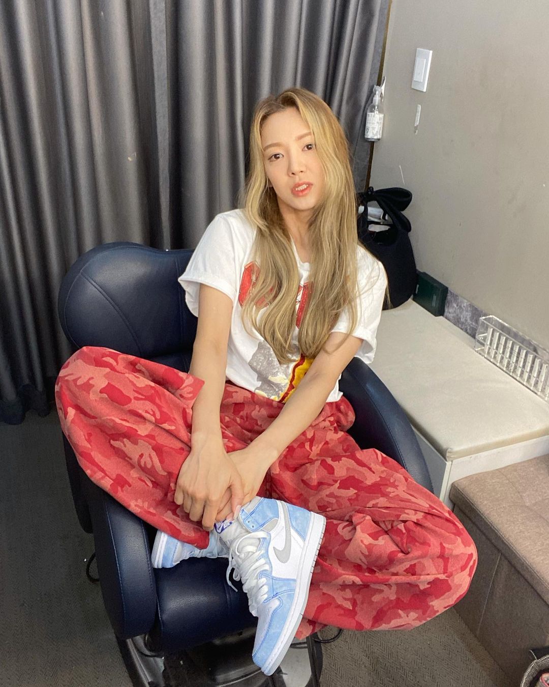 Hyoyeon cùng quần jogger thiết kế