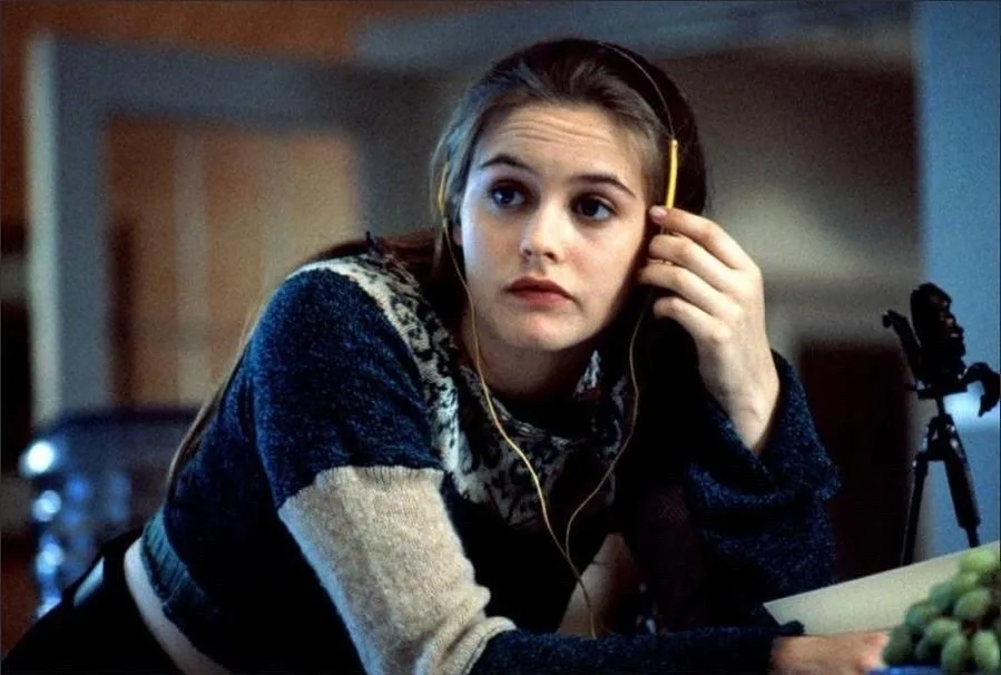 alicia silverstone tai nghe 90