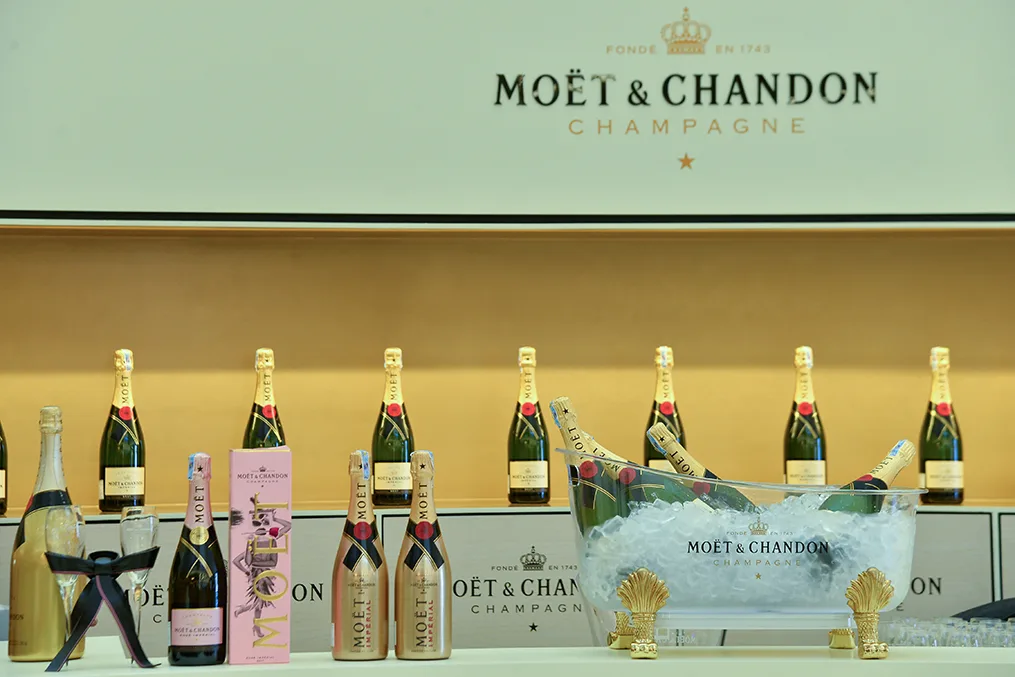 Moët & Chandon 10 Moët & Chandon 10