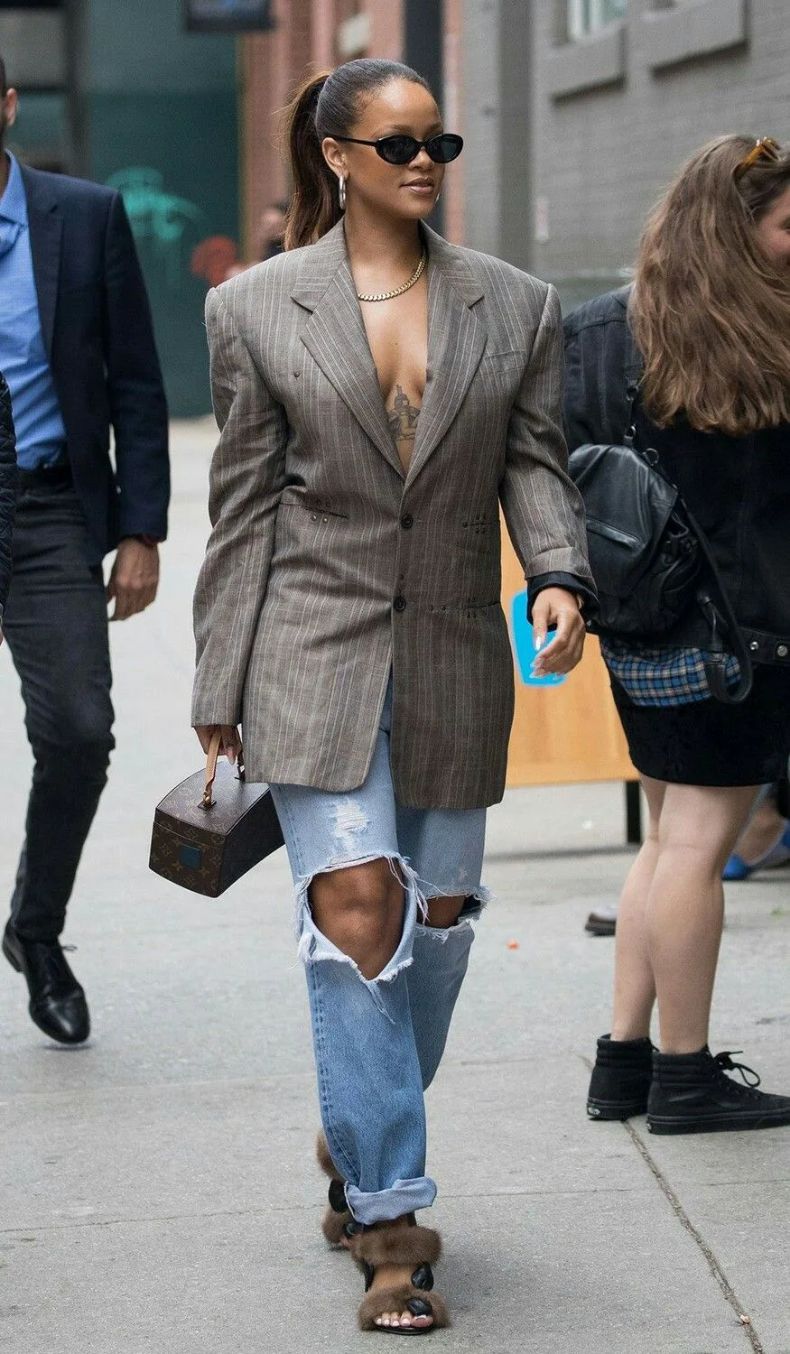 elle việt nam áo khoác oversize rihanna 14