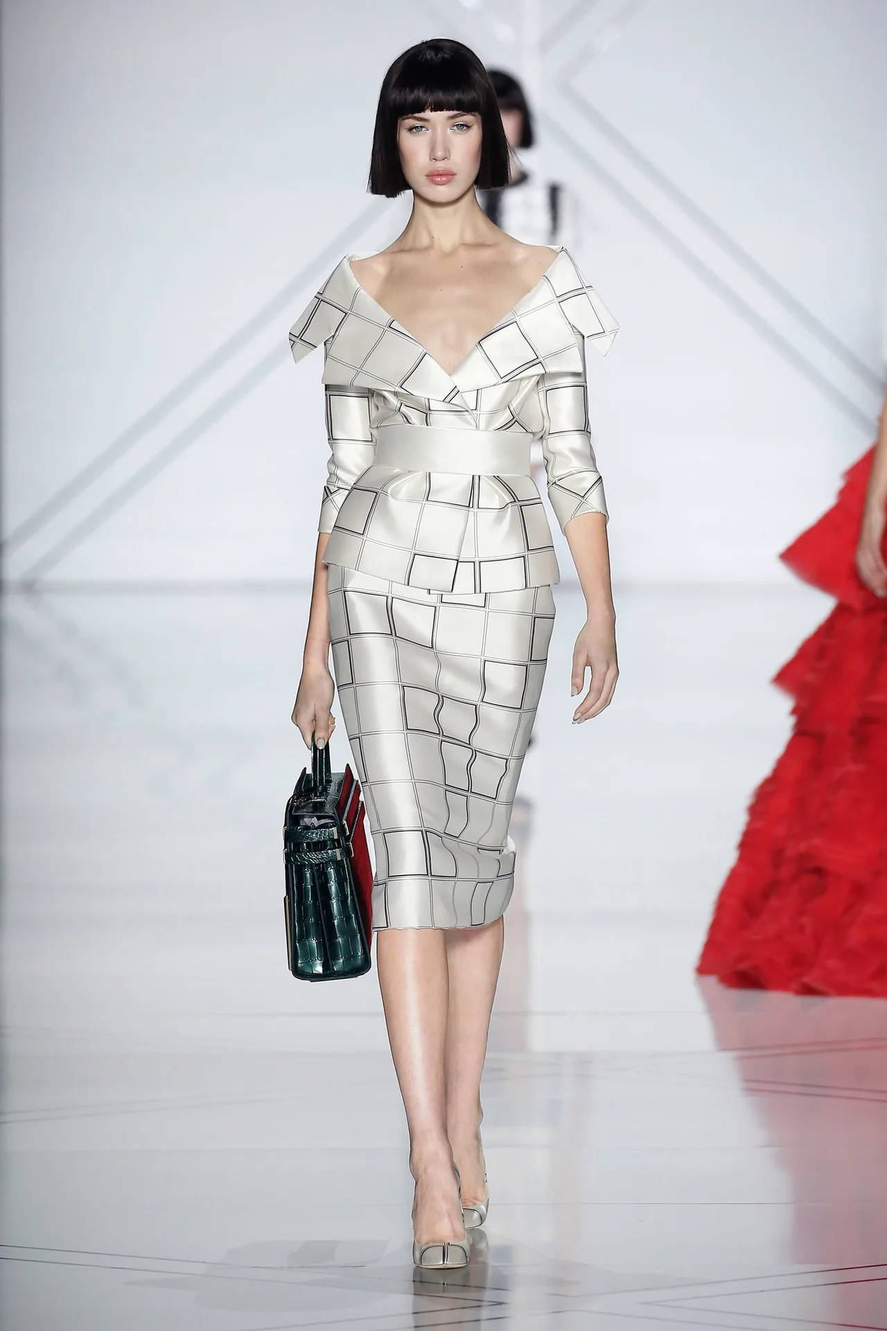 Những BST nổi bật tại tuần lễ Haute Couture Xuân-Hè 2017 - ELLE VN