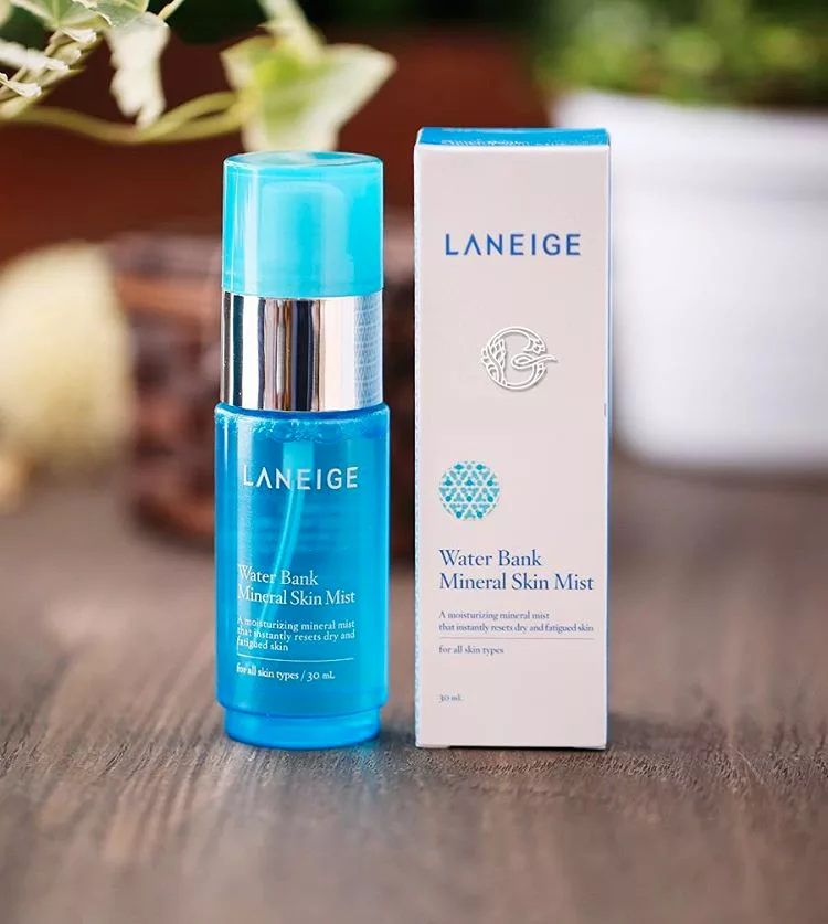 XỊt khoáng cung cấp độ ẩm Laneige
