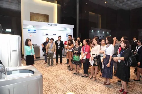 Cách thiết kế trưng bày cửa hàng hoàn toàn mới mang lại những cảm xúc phong phú và trải nghiệm mua sắm đầy hứng thú.