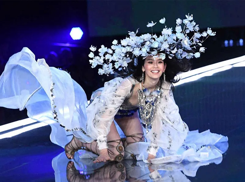 Liệu có sự thiên vị giữa các ngôi sao và người mẫu cùng tham gia show diễn Victoria's Secret? Liệu có sự thiên vị giữa các ngôi sao và người mẫu cùng tham gia show diễn Victoria's Secret?