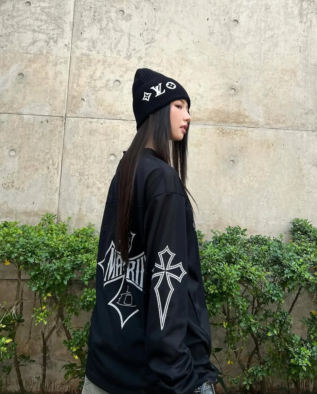 áo dài tay oversized màu đen 