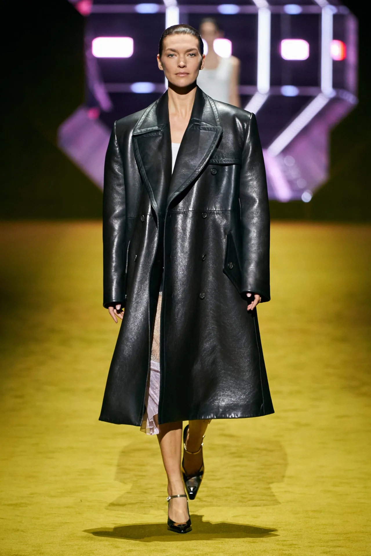 Prada Thu Đông 2022 look 22