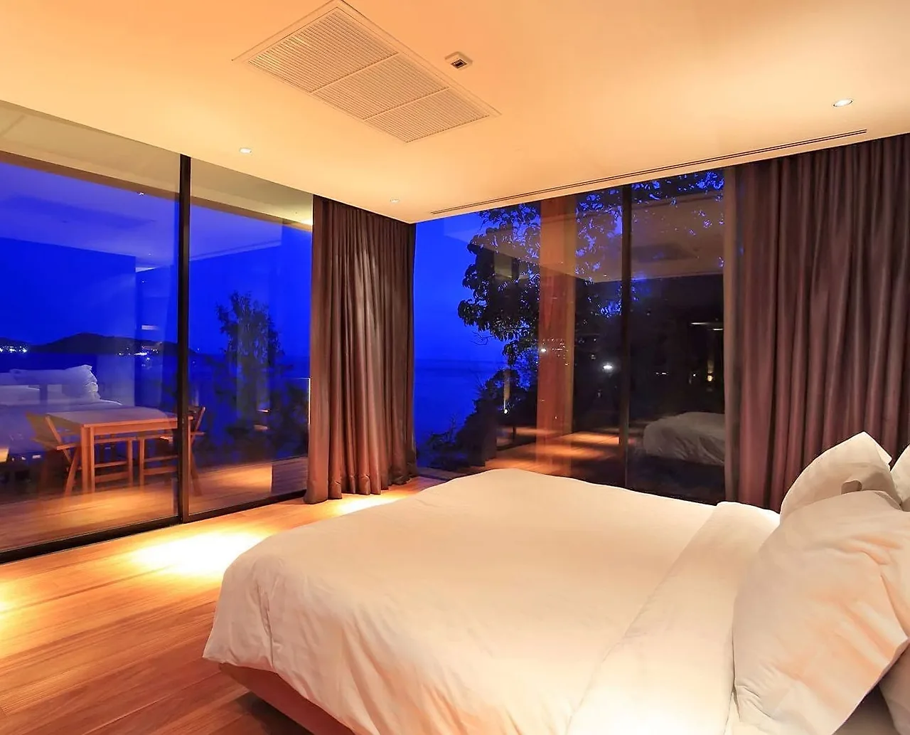 Trái ngược với thành phố ồn ào, tấp nập, The Naka sẽ đem đến cho bạn không gian thiên nhiên thanh bình, chậm rãi.