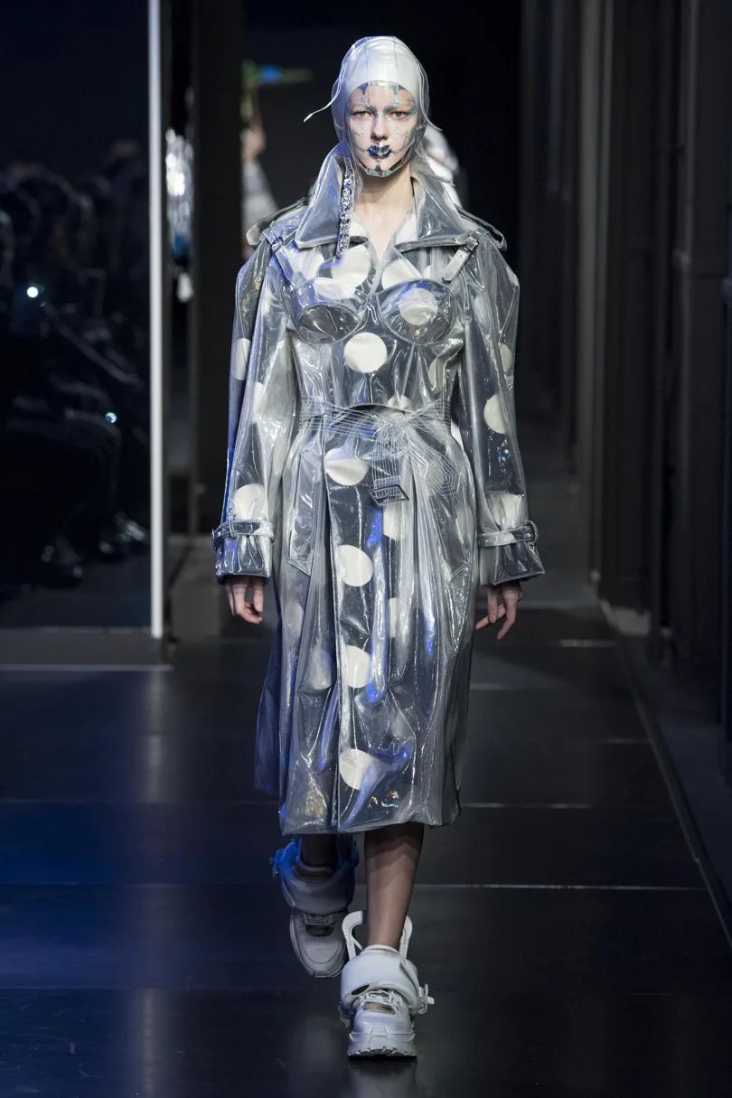 BST thời trang Maison Margiela Xuân 2018 Couture: Cảm hứng vị lai thống trị sàn diễn BST thời trang Maison Margiela Xuân 2018 Couture: Cảm hứng vị lai thống trị sàn diễn