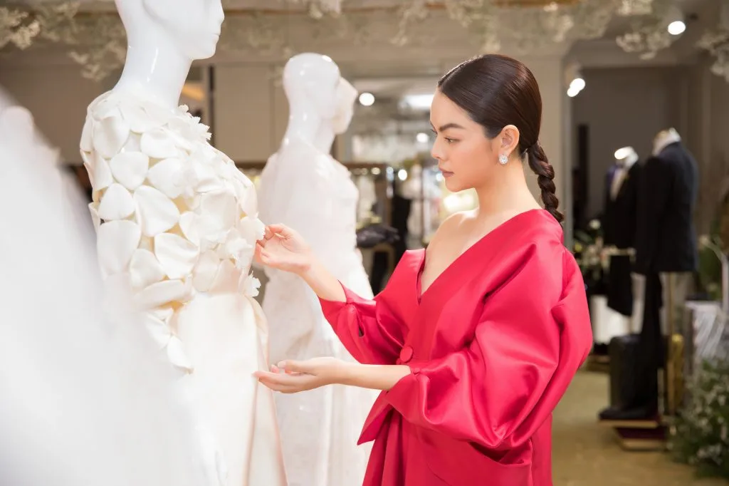 Phạm Quỳnh Anh tại buổi triển lãm bộ sưu tập espoir của phương my