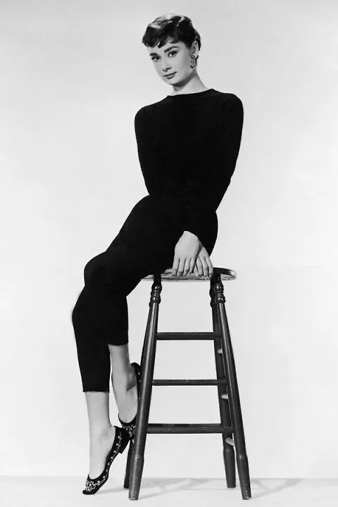 54bc557670227_-_hbz-icons-audrey-hepburn-flat-0112-xln