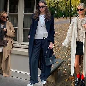 Đổi mới phong cách với xu hướng cardigan “lấp ló”