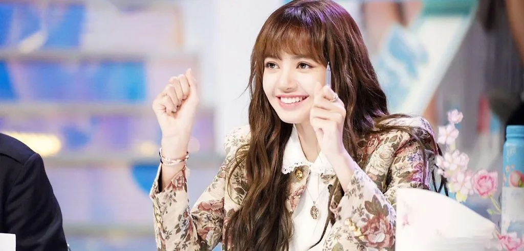 Lisa làm giám khảo Thanh xuân có bạn 2
