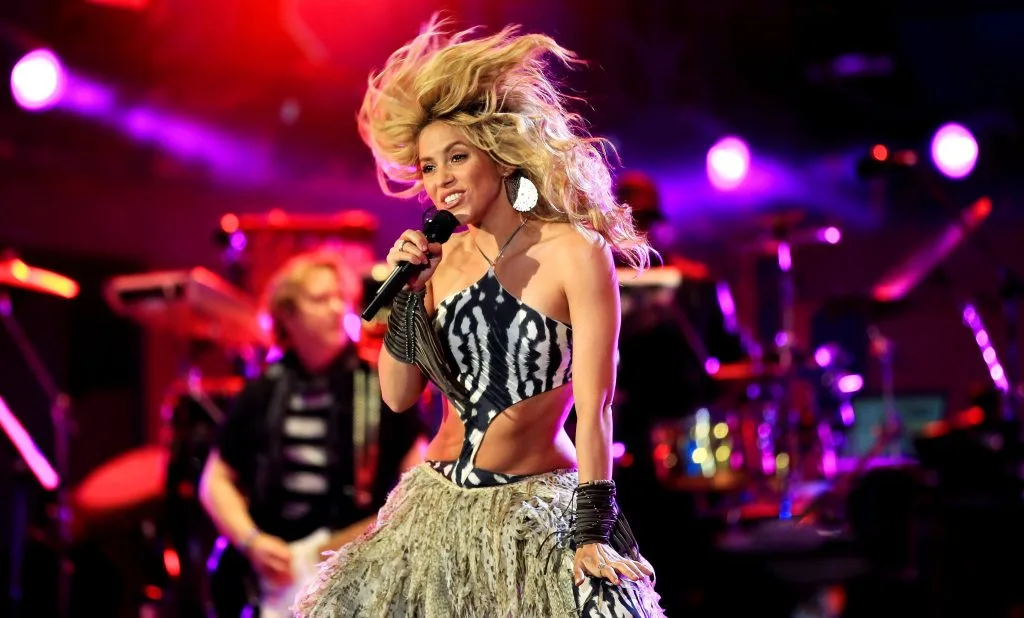 phong cách trang điểm World Cup 2010 Shakira 2 phong cách trang điểm World Cup 2010 Shakira 2