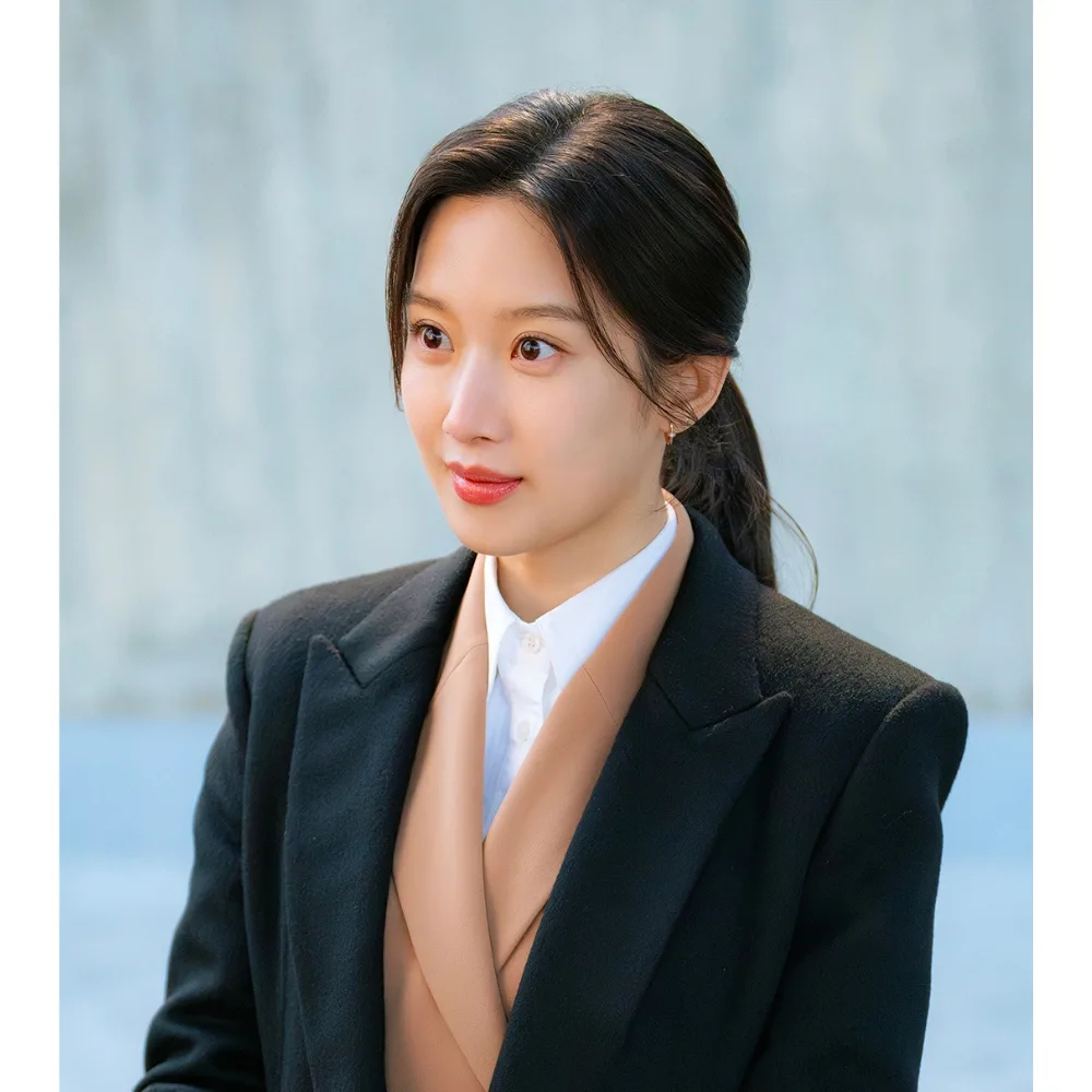 Nhan sắc thanh thuần của Moon Ga Young trong tác phẩm Law and the City.