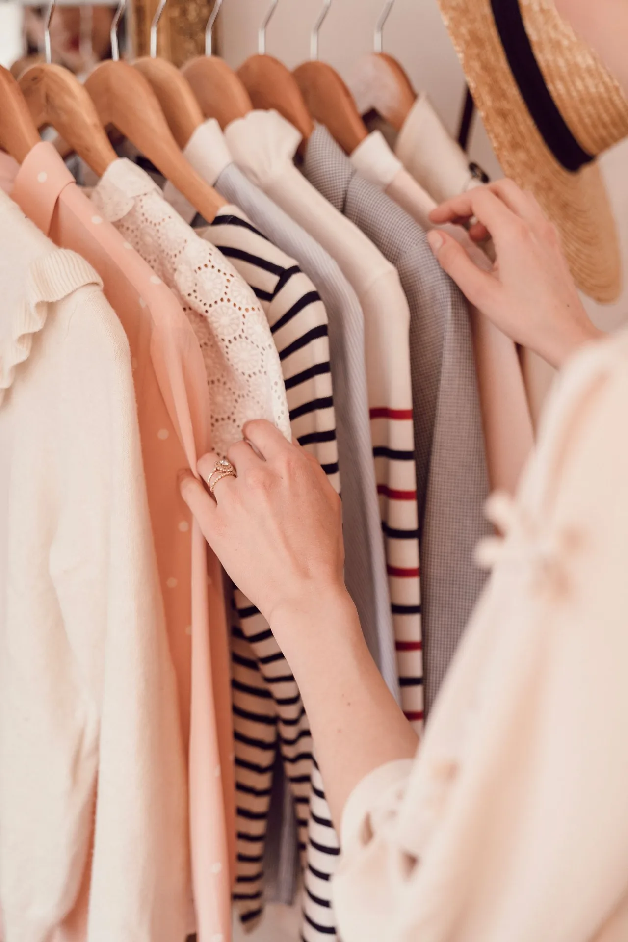 bí quyết mua sắm tại cửa hàng quần áo cũ